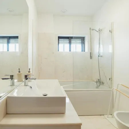 City Center Grand Apartment With Seaview Terrace By Vacationy Porto Exterior photo